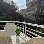 Elegant Stay In Lively Zamalek