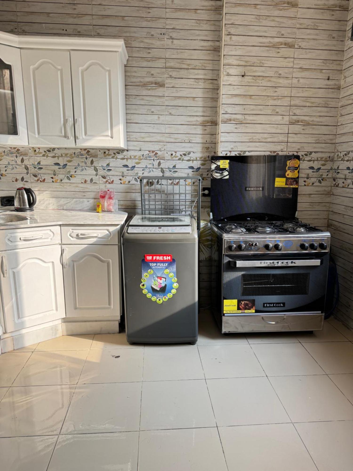 Elegant In Lively Zamalek Appartement *